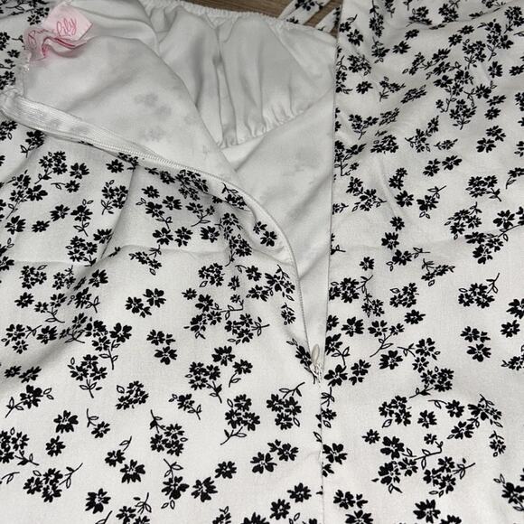 Pink Lily ROADSIDE DAISIES IVORY FLORAL DRESS Size 2XL black and white - Picture 7 of 7